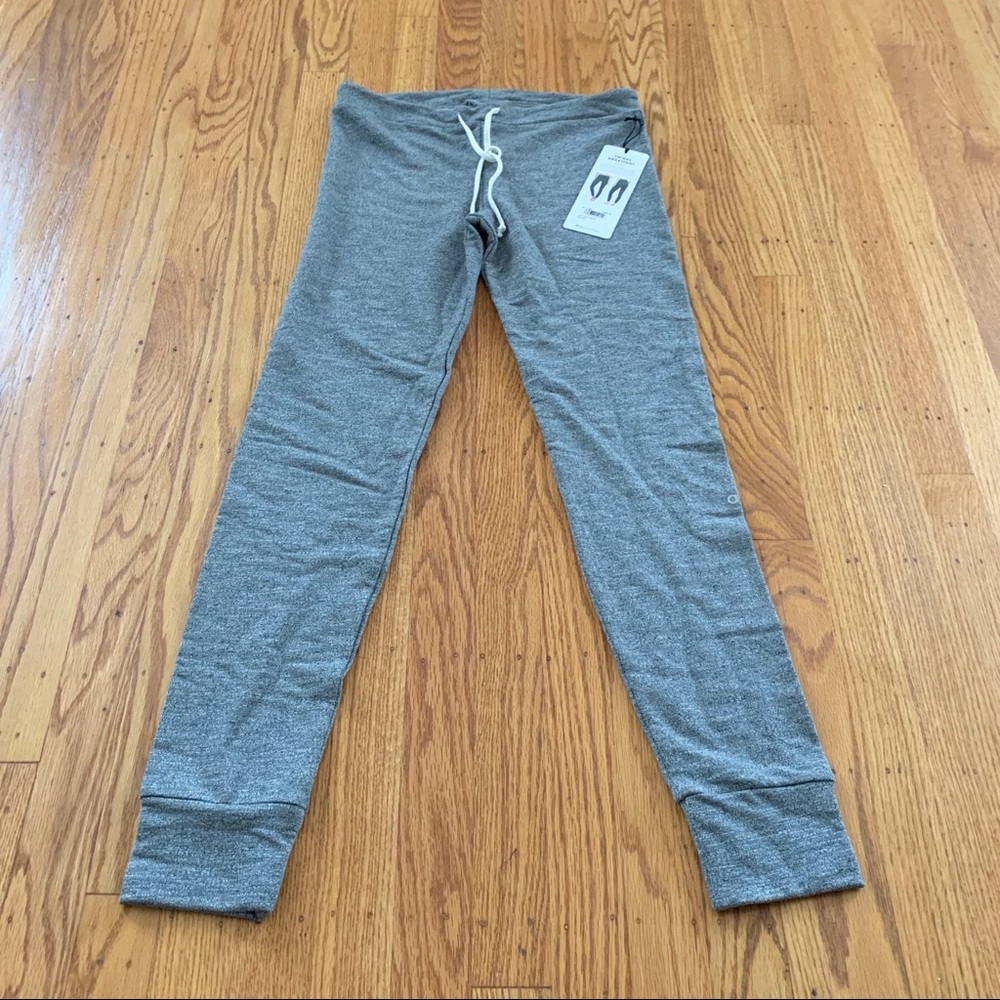 🆕 **SOLD OUT** ALO YOGA Twiggy Jogger Sweatpants